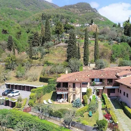 Vittoriale Apartment *